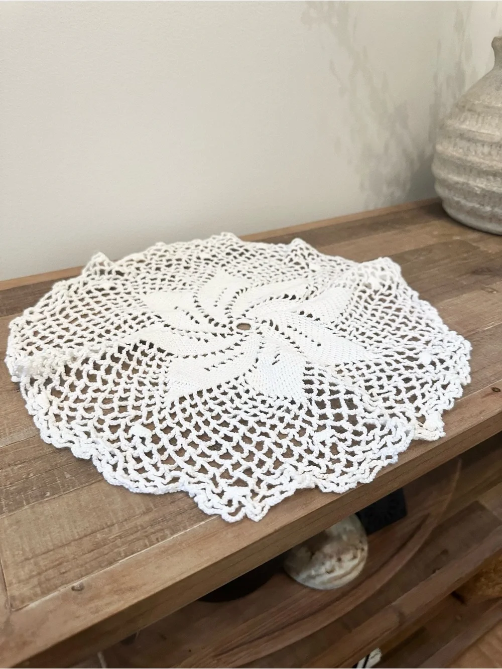 White Round Cotton Crochet Lace Doily Table Accent Floral Swirl 15” diameter